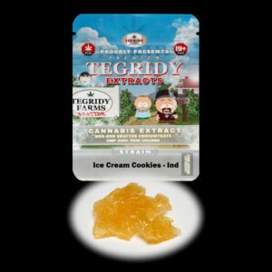 “Tegridy Extracts Ice Cream Cookies shatter concentrate featuring translucent light golden shatter with a clear glass-like appearance and stable texture.”